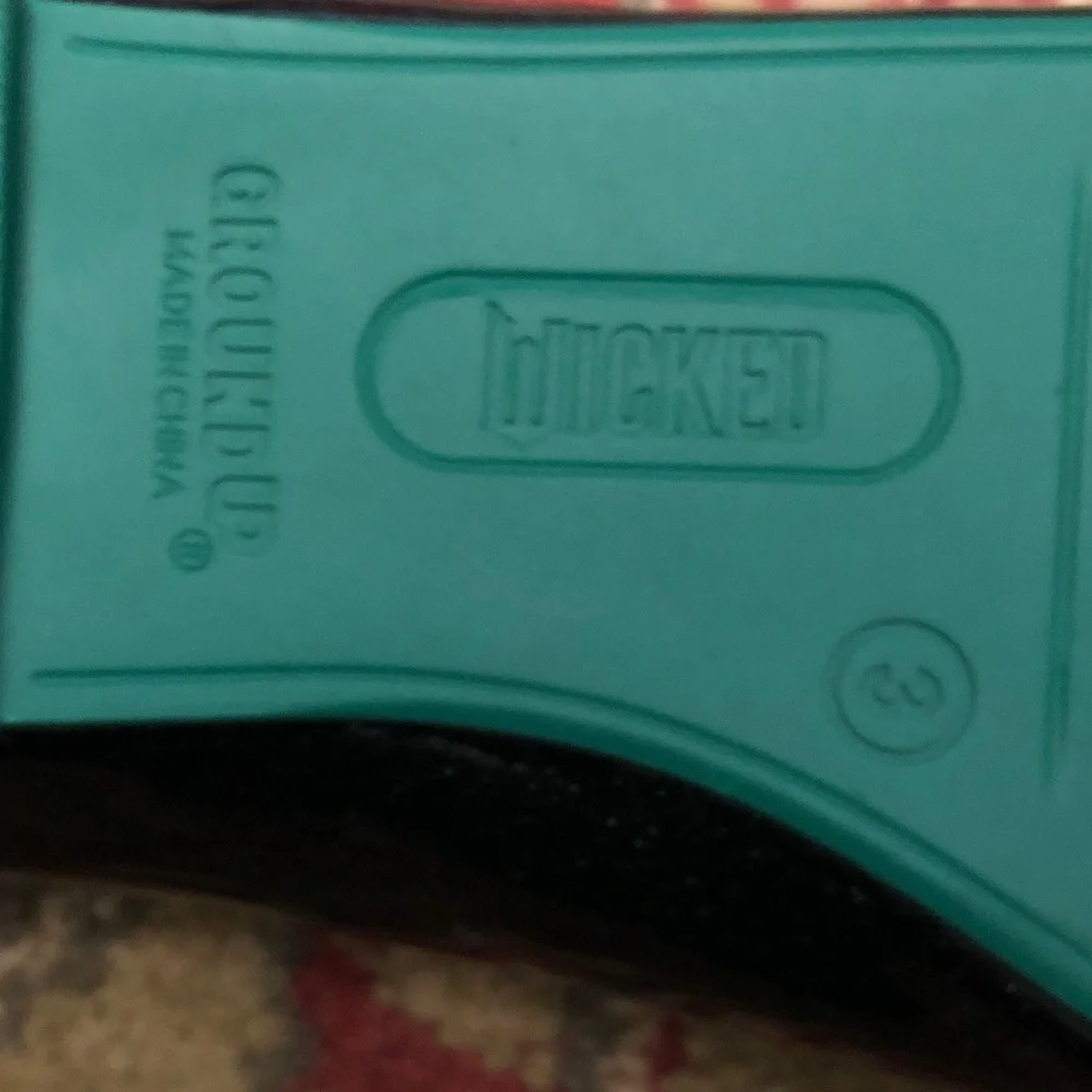 WICKED Elphaba-inspired Children’s Sparkly Black Flats with Sparkly Bow Accent - Picture 6 of 11